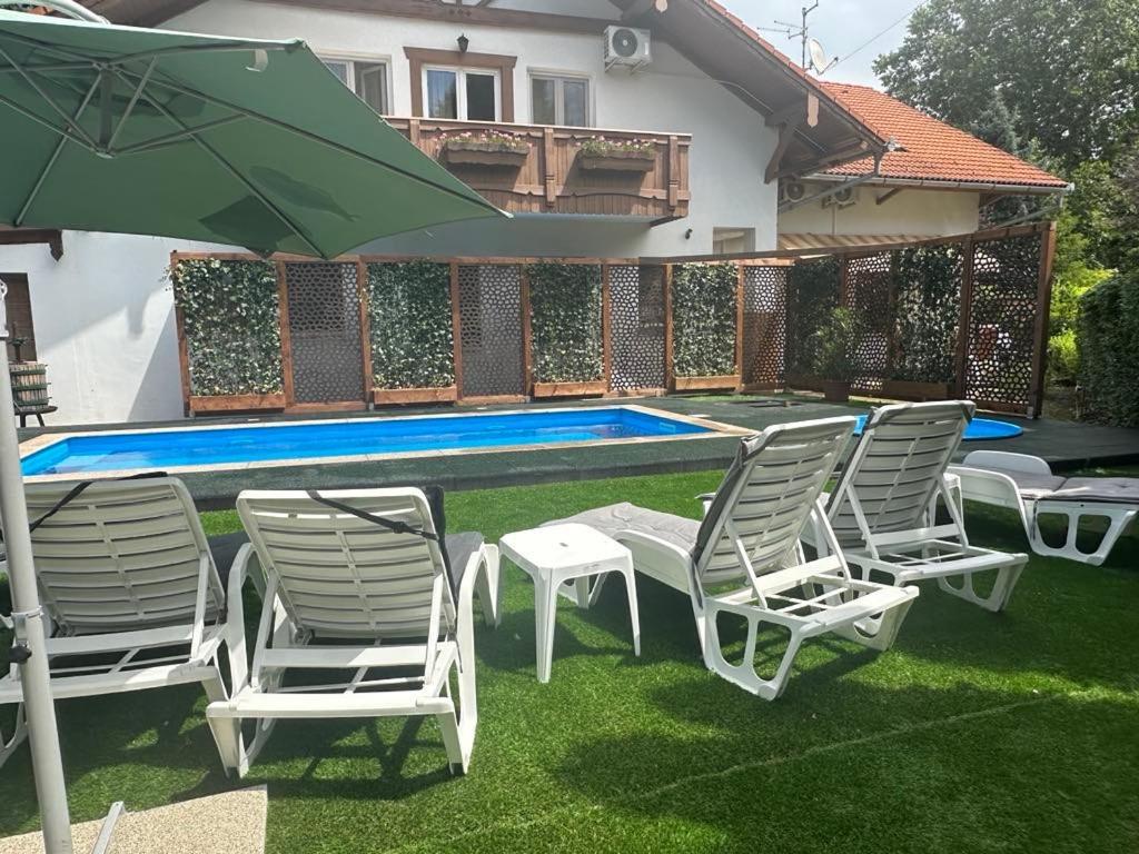 Sommer Panzio Balatonföldvár Eksteriør bilde